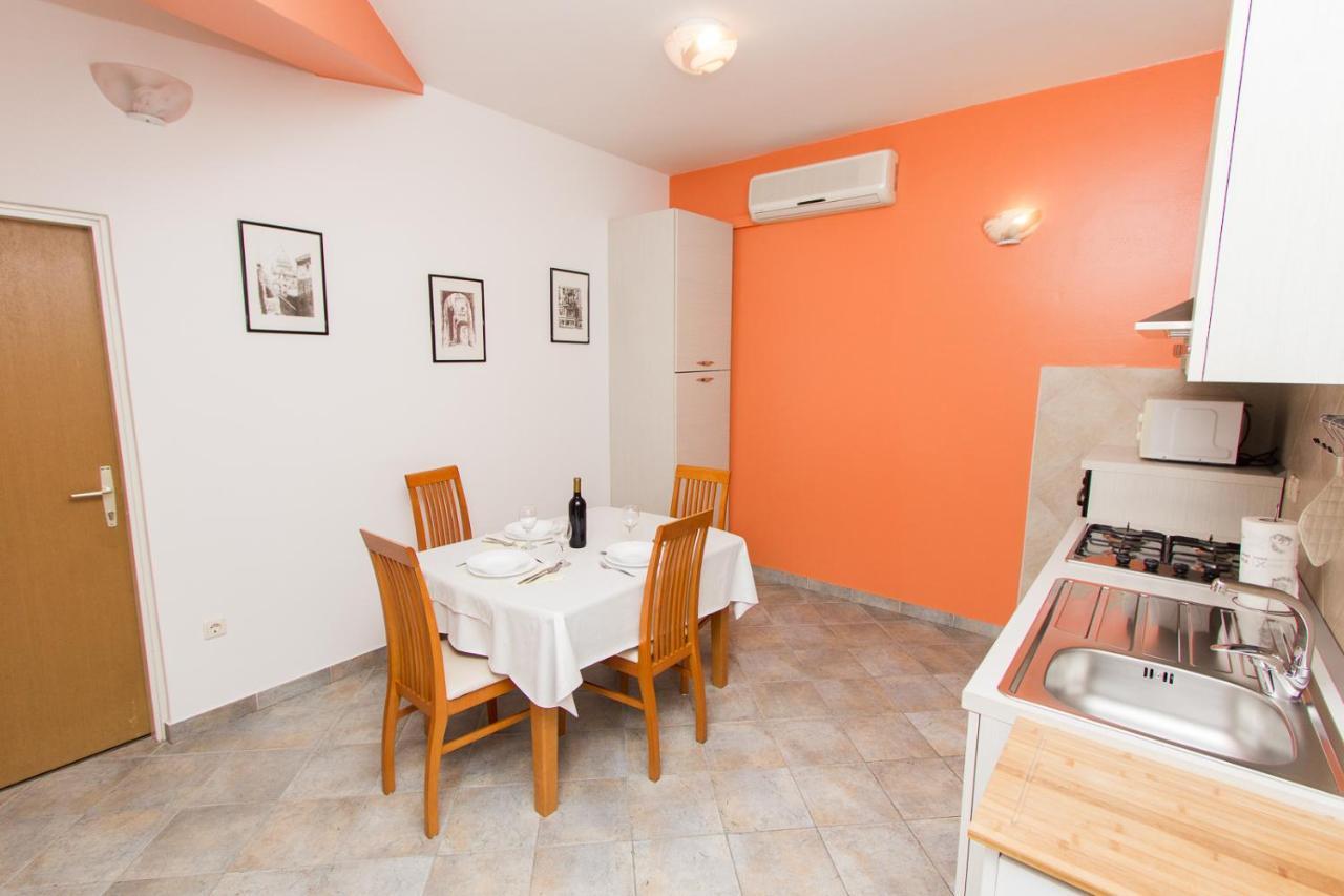 Apartments Lupus ヴォディツェ エクステリア 写真
