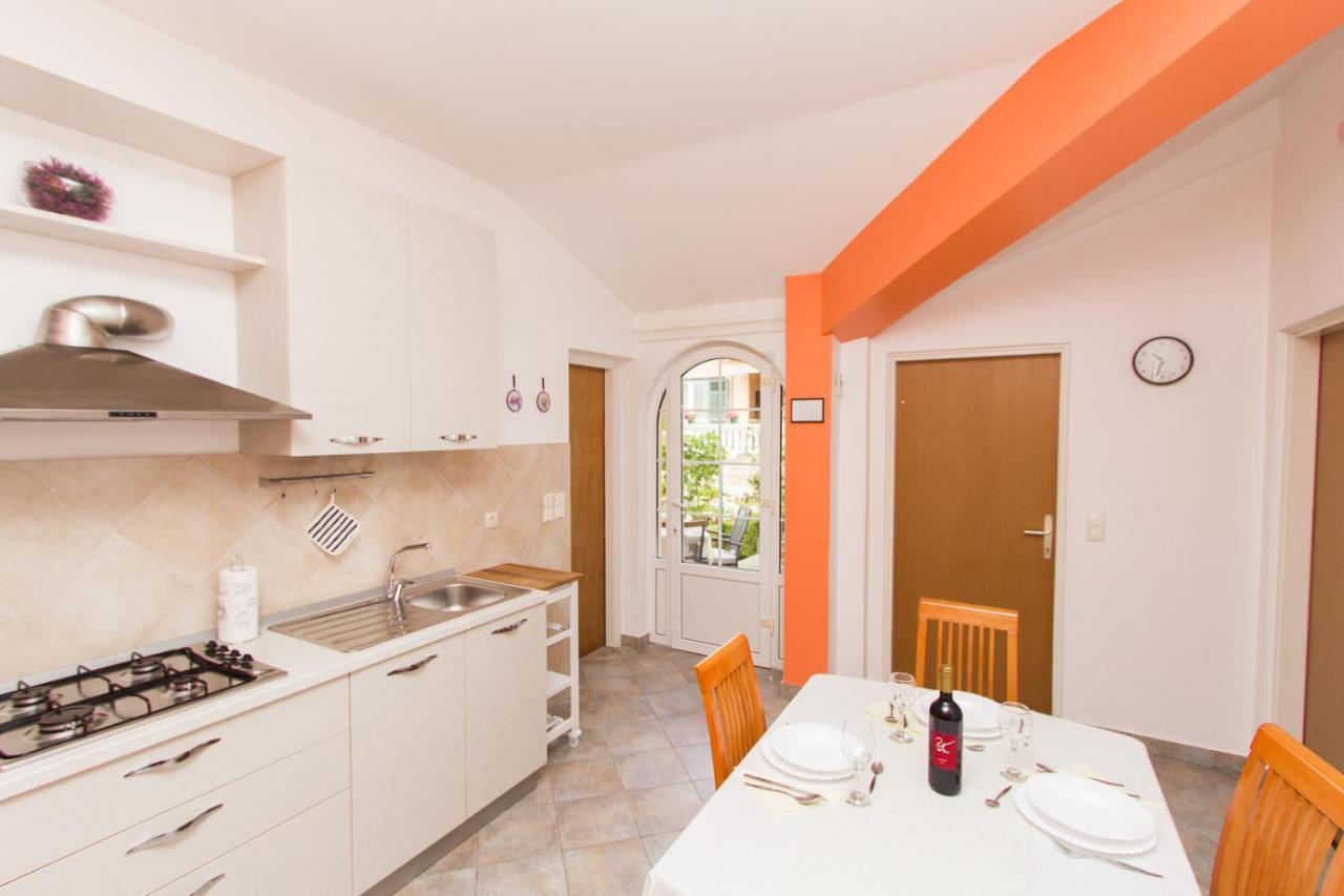 Apartments Lupus ヴォディツェ エクステリア 写真