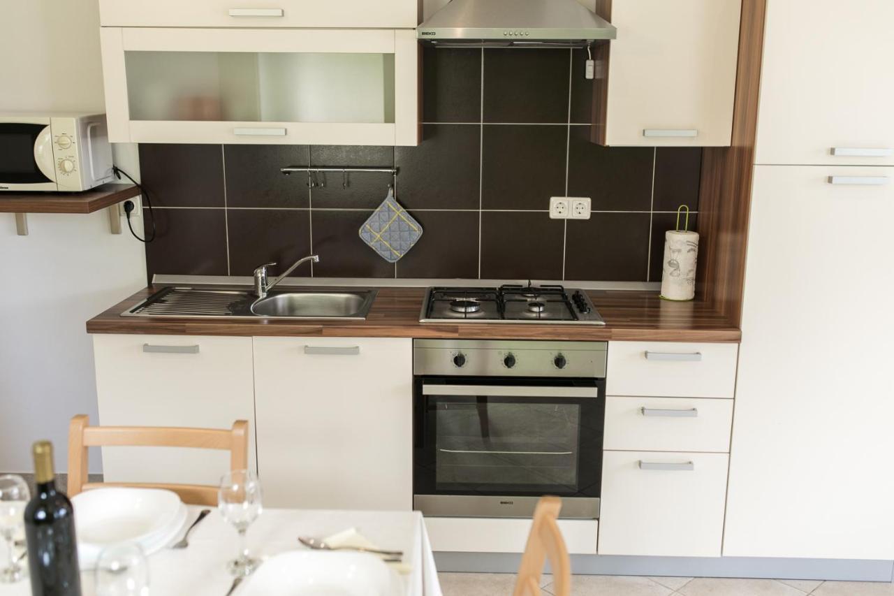 Apartments Lupus ヴォディツェ エクステリア 写真