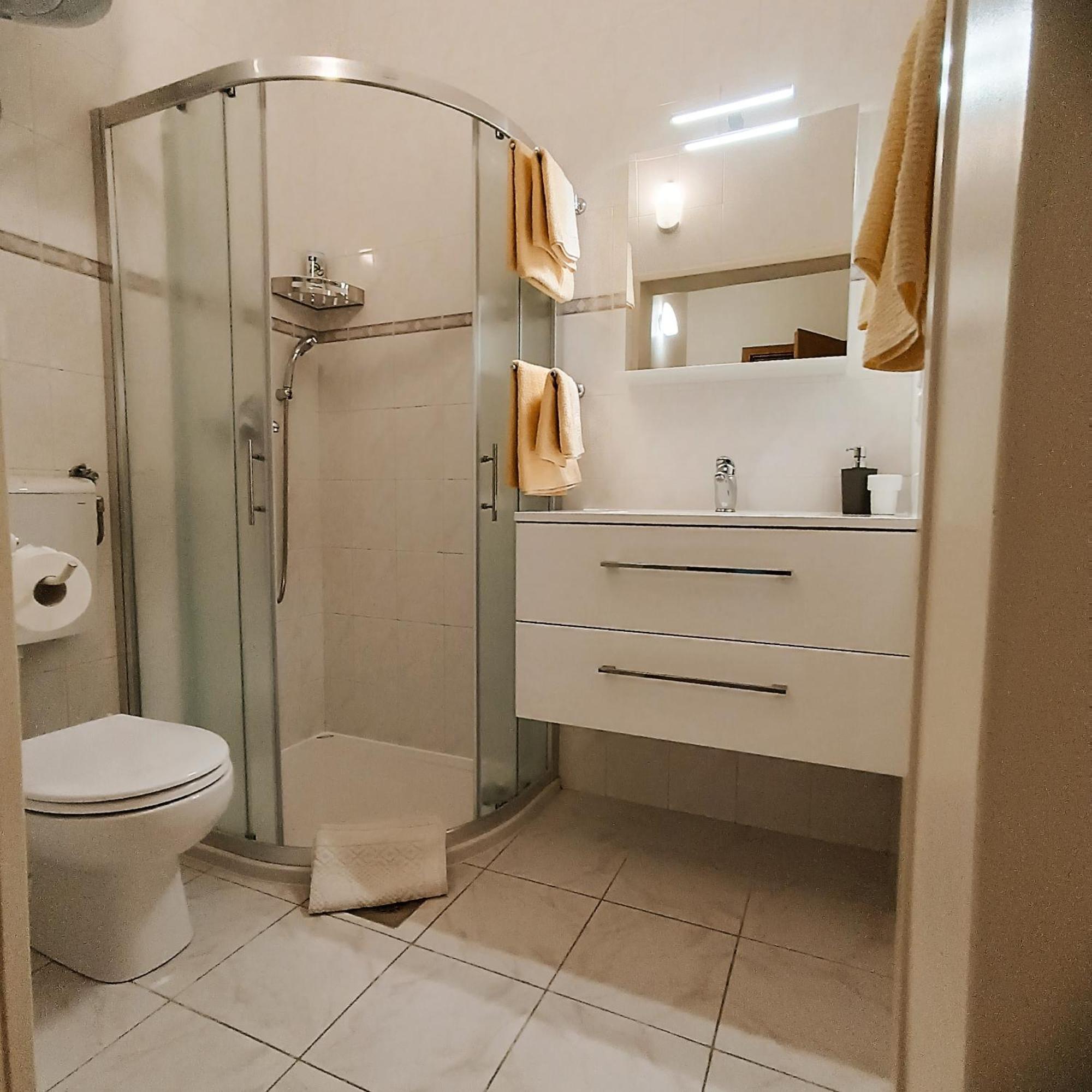 Apartments Lupus ヴォディツェ 部屋 写真